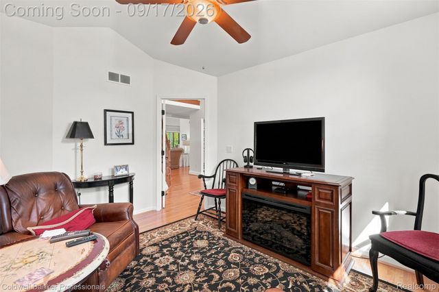 3751 Lake Forest Drive, Sterling Heights, MI 48314