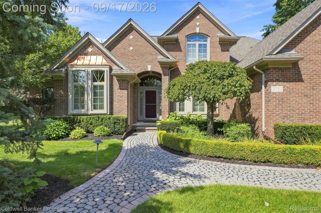 3751 Lake Forest Drive, Sterling Heights, MI 48314