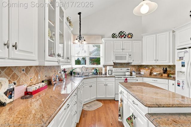 3751 Lake Forest Drive, Sterling Heights, MI 48314