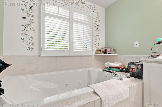 3751 Lake Forest Drive, Sterling Heights, MI 48314
