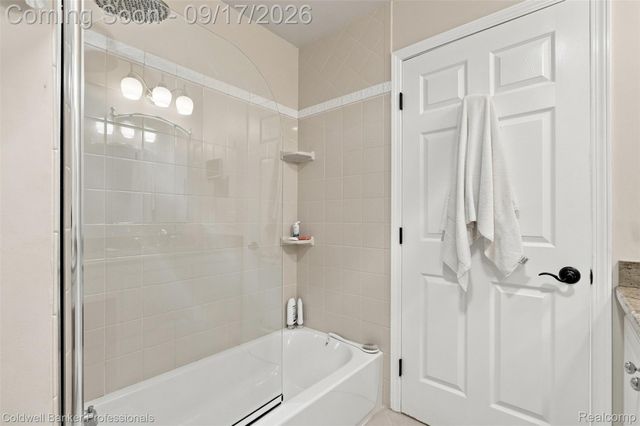 3751 Lake Forest Drive, Sterling Heights, MI 48314