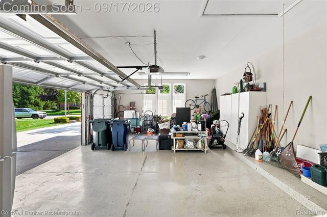 3751 Lake Forest Drive, Sterling Heights, MI 48314