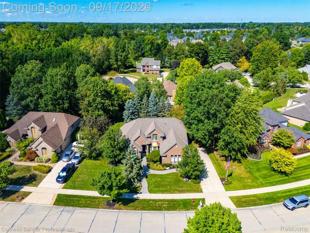 3751 Lake Forest Drive, Sterling Heights, MI 48314