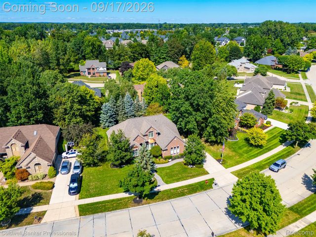 3751 Lake Forest Drive, Sterling Heights, MI 48314