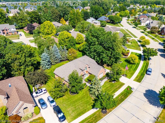 3751 Lake Forest Drive, Sterling Heights, MI 48314
