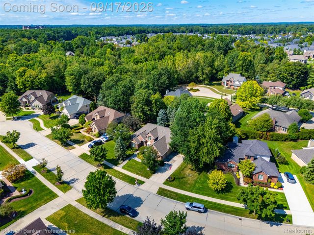 3751 Lake Forest Drive, Sterling Heights, MI 48314