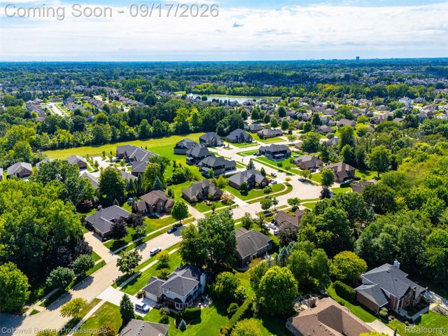 3751 Lake Forest Drive, Sterling Heights, MI 48314