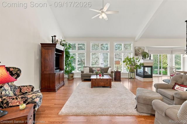 3751 Lake Forest Drive, Sterling Heights, MI 48314