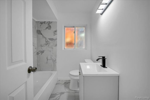 8849 Whitcomb Street, Detroit, MI 48228