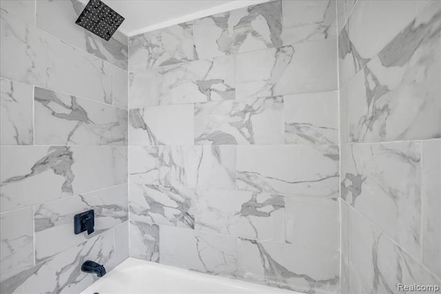 8849 Whitcomb Street, Detroit, MI 48228