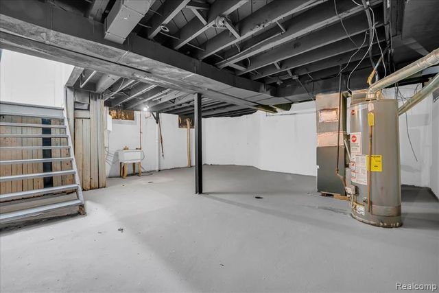 8849 Whitcomb Street, Detroit, MI 48228