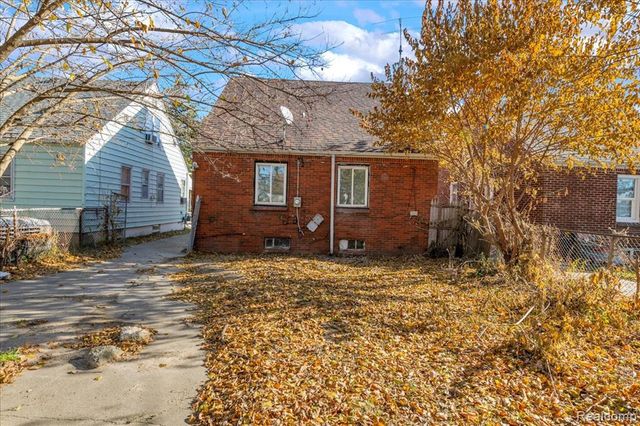 8849 Whitcomb Street, Detroit, MI 48228