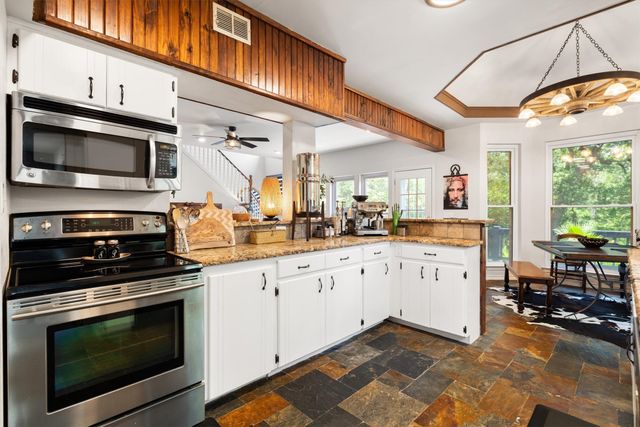 75 Lakepoint Loop, Pottsboro, TX 75076