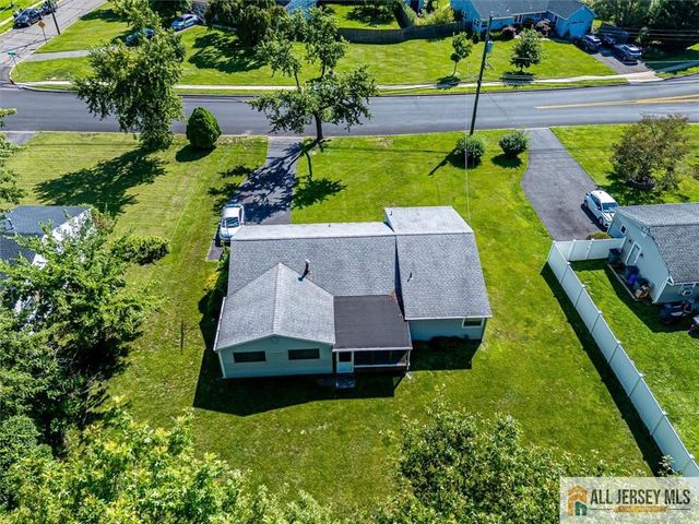 19 Stanworth Road, South Brunswick, NJ 08824