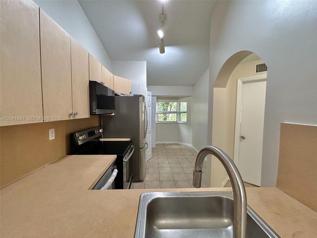 1270 SE 28th Court 202, Homestead, FL 33035