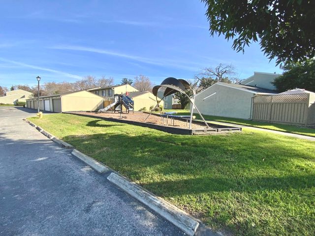 1135 Pandolfi Pl, San Jose, CA 95131