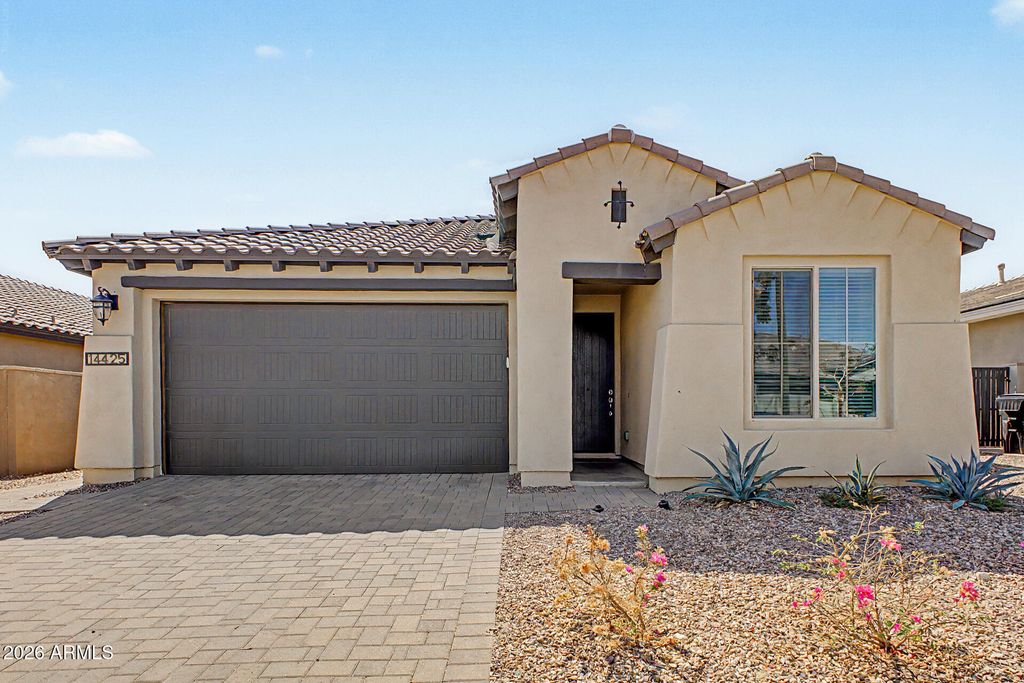 14425 W DAHLIA Drive, Surprise, AZ 85379 — photo 2