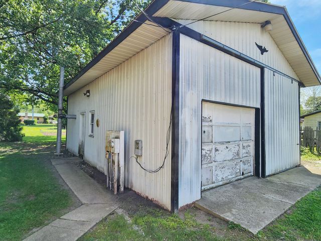 3882 E 200 S, La Porte, IN 46350