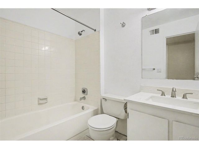 1793 S Pitkin St B, Aurora, CO 80017