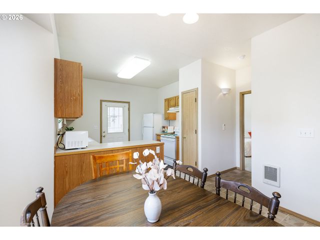 10348 N BARR Ave, Portland, OR 97203