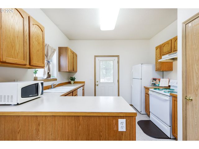 10348 N BARR Ave, Portland, OR 97203