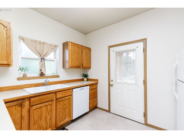 10348 N BARR Ave, Portland, OR 97203