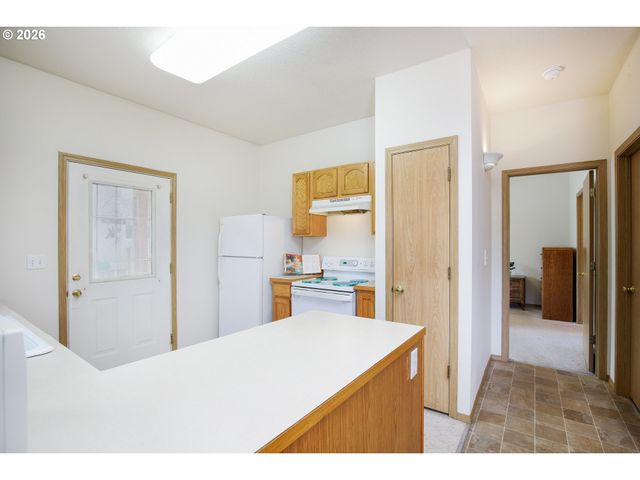 10348 N BARR Ave, Portland, OR 97203