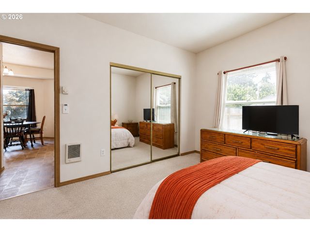 10348 N BARR Ave, Portland, OR 97203