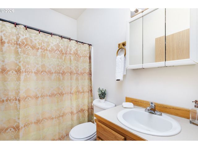 10348 N BARR Ave, Portland, OR 97203