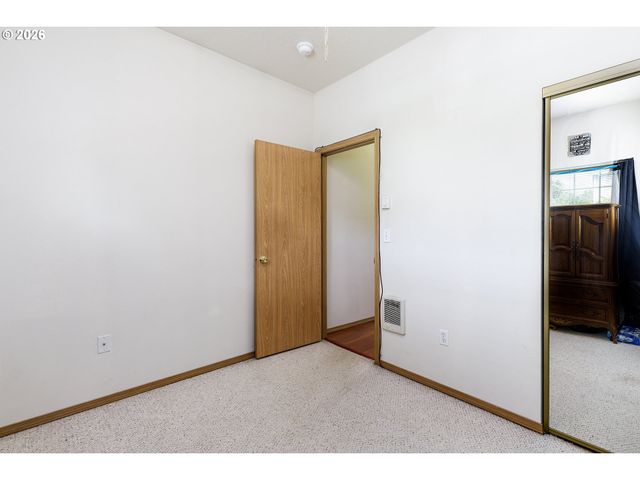 10348 N BARR Ave, Portland, OR 97203