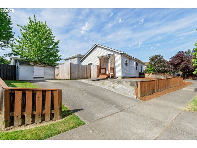10348 N BARR Ave, Portland, OR 97203