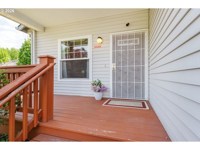 10348 N BARR Ave, Portland, OR 97203