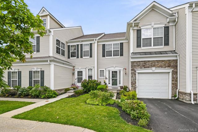 19 Brighton Drive 1702, Newburgh, NY 12550