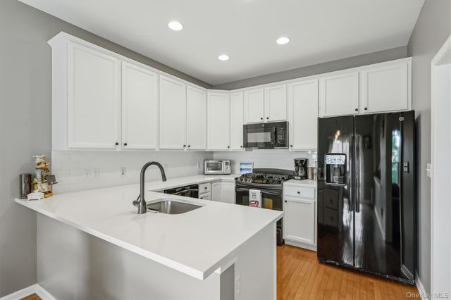19 Brighton Drive 1702, Newburgh, NY 12550