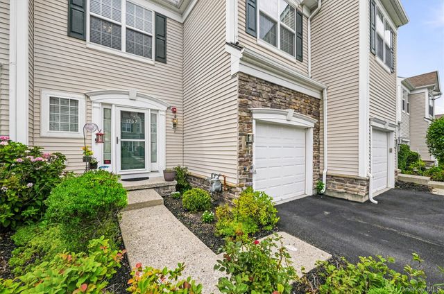 19 Brighton Drive 1702, Newburgh, NY 12550