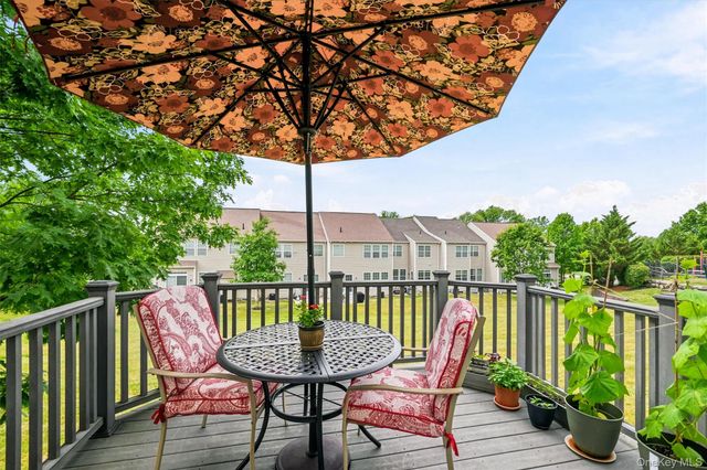 19 Brighton Drive 1702, Newburgh, NY 12550
