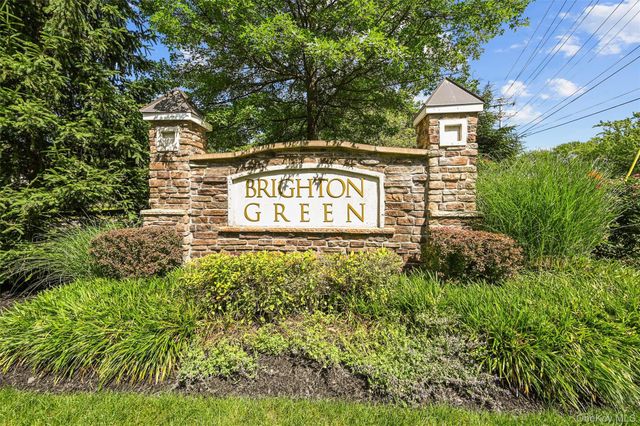 19 Brighton Drive 1702, Newburgh, NY 12550