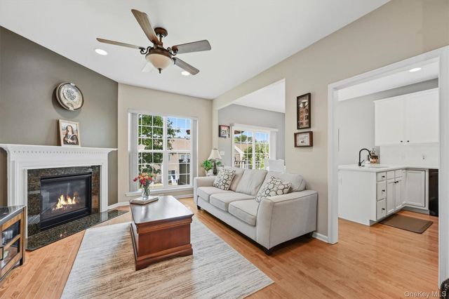 19 Brighton Drive 1702, Newburgh, NY 12550