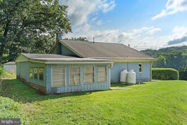 2376 CHURCH RD, Hummelstown, PA 17036
