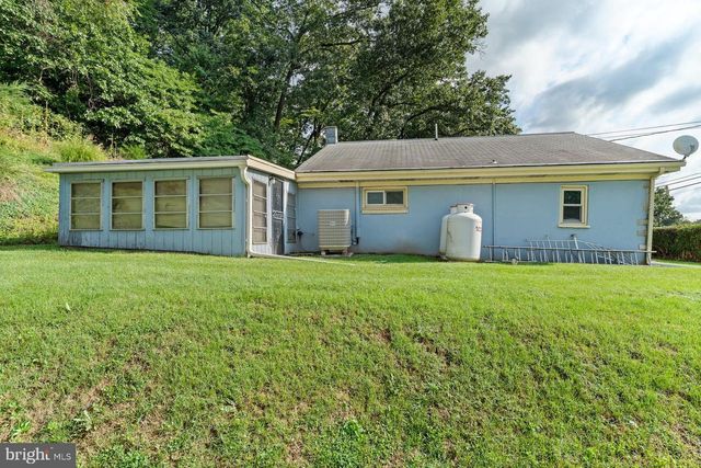 2376 CHURCH RD, Hummelstown, PA 17036