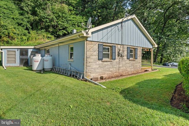 2376 CHURCH RD, Hummelstown, PA 17036