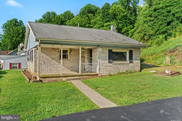 2376 CHURCH RD, Hummelstown, PA 17036