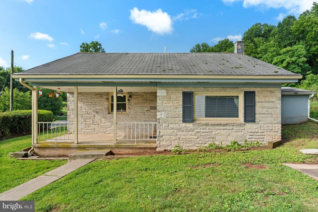 2376 CHURCH RD, Hummelstown, PA 17036