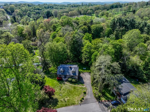 6 Brookdale Lane, Brookfield, CT 06804