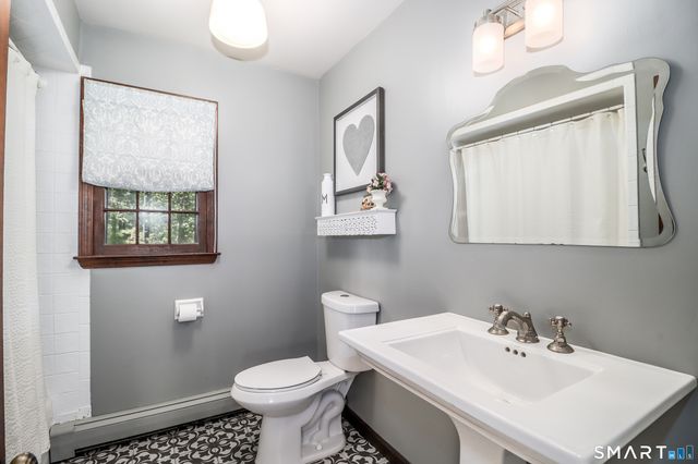 6 Brookdale Lane, Brookfield, CT 06804