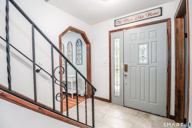 6 Brookdale Lane, Brookfield, CT 06804