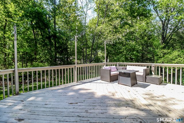 6 Brookdale Lane, Brookfield, CT 06804