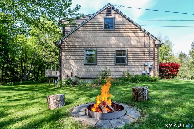 6 Brookdale Lane, Brookfield, CT 06804