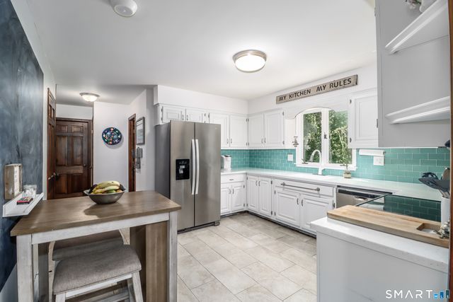 6 Brookdale Lane, Brookfield, CT 06804