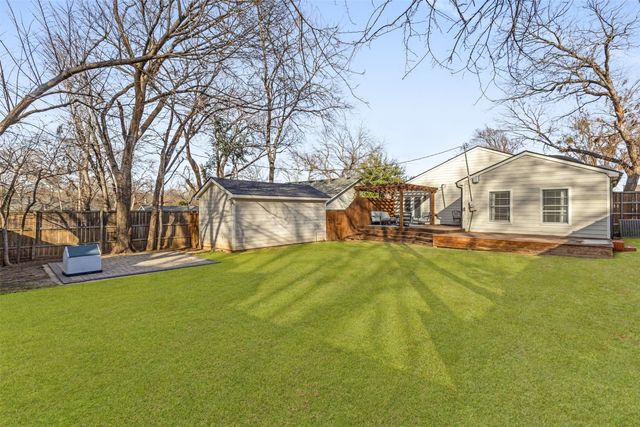 8723 Glencrest Lane, Dallas, TX 75209